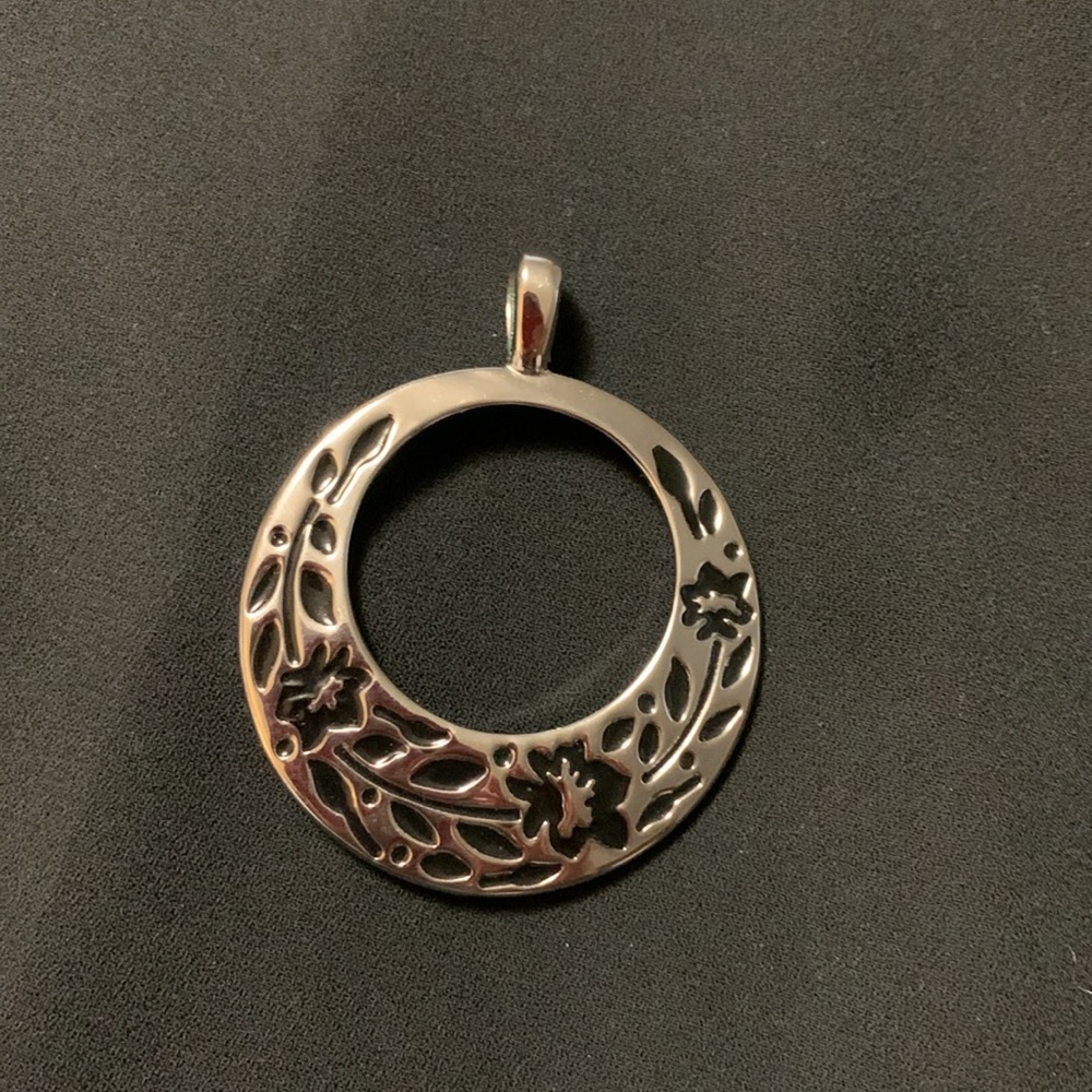 Lia Sophia pendant
